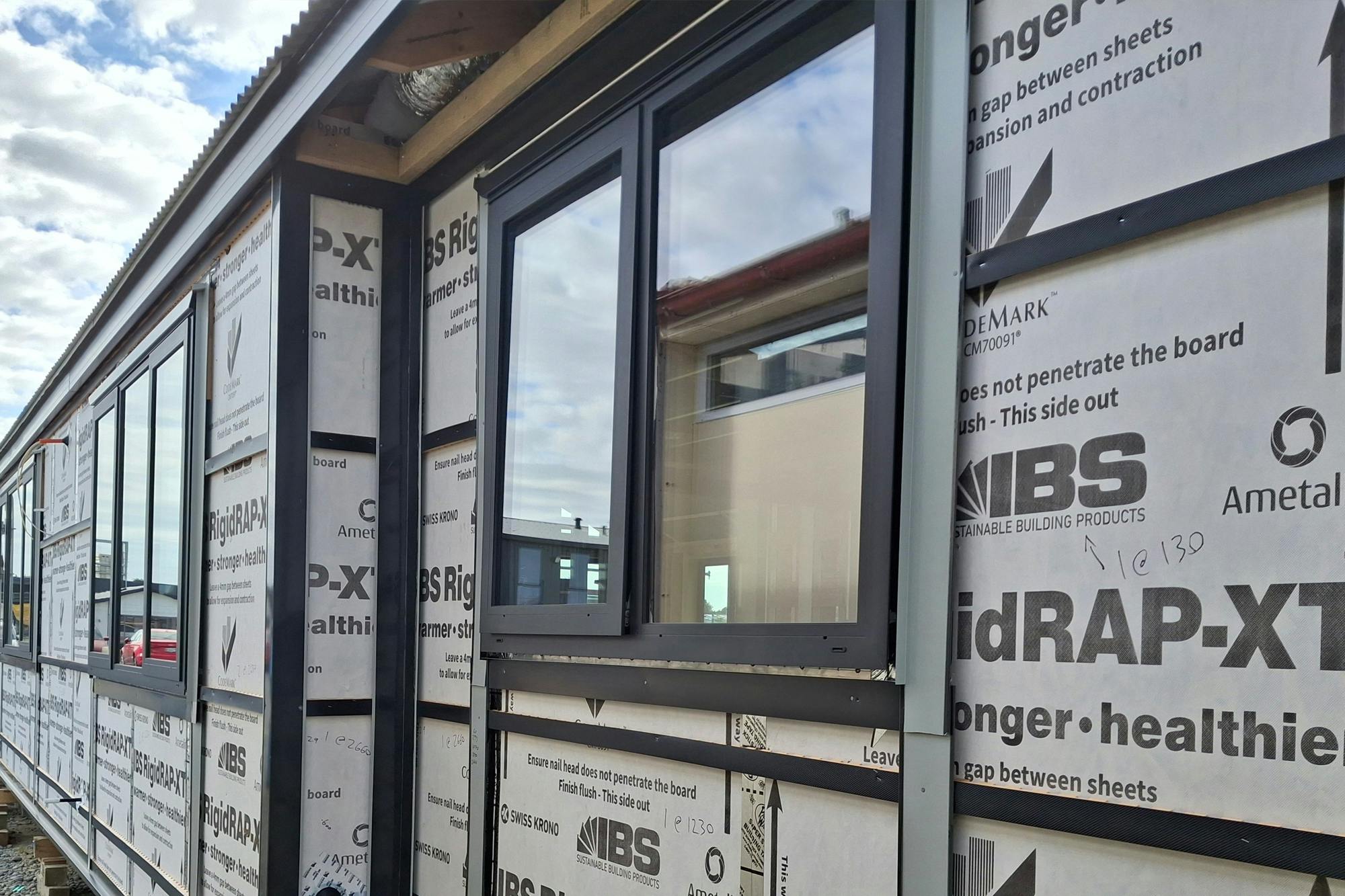 Laing Building Relocators02